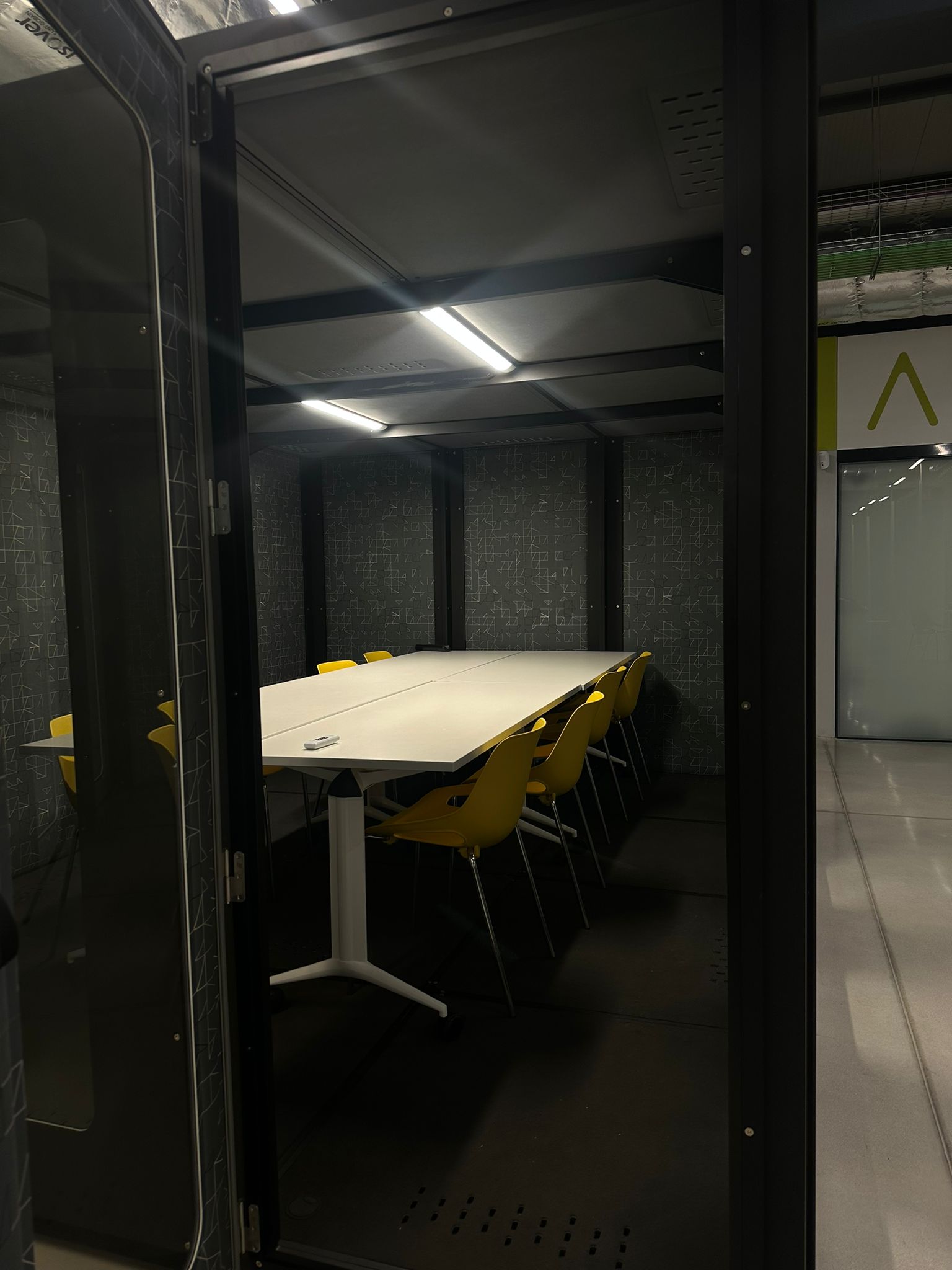 Coworking Leiria-Sala Reuniões